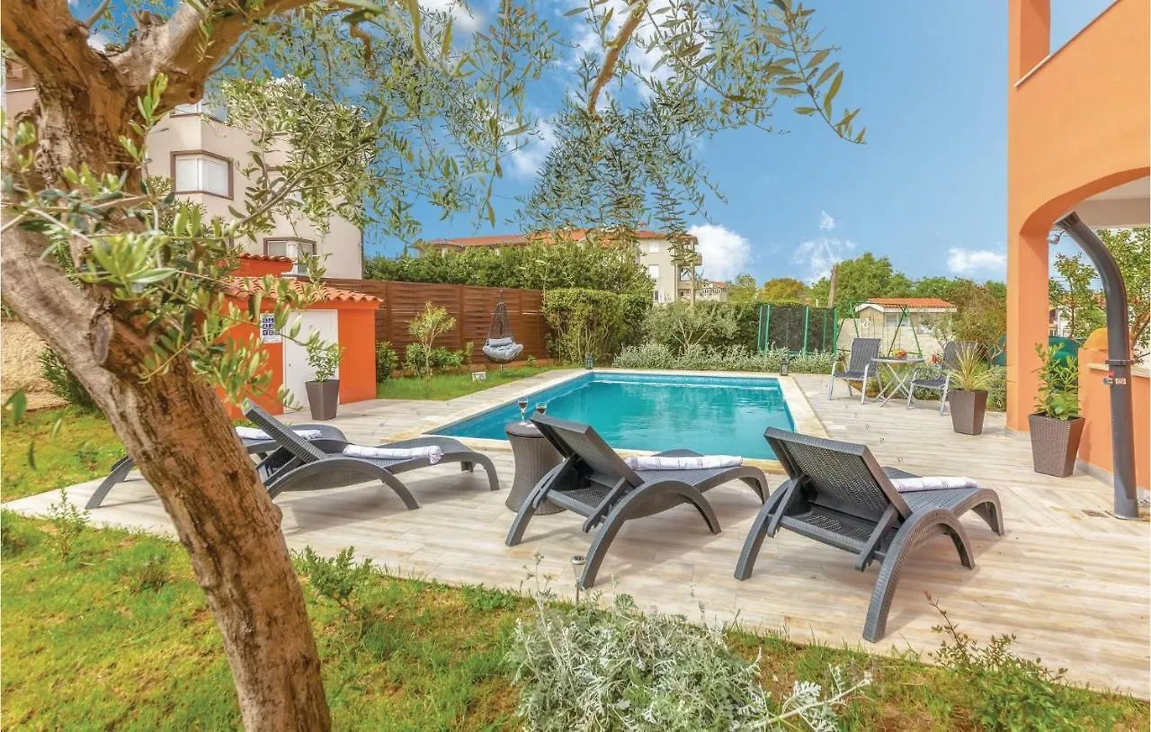 2 Bedroom Gorgeous Apartment In Liznjan Croatia
