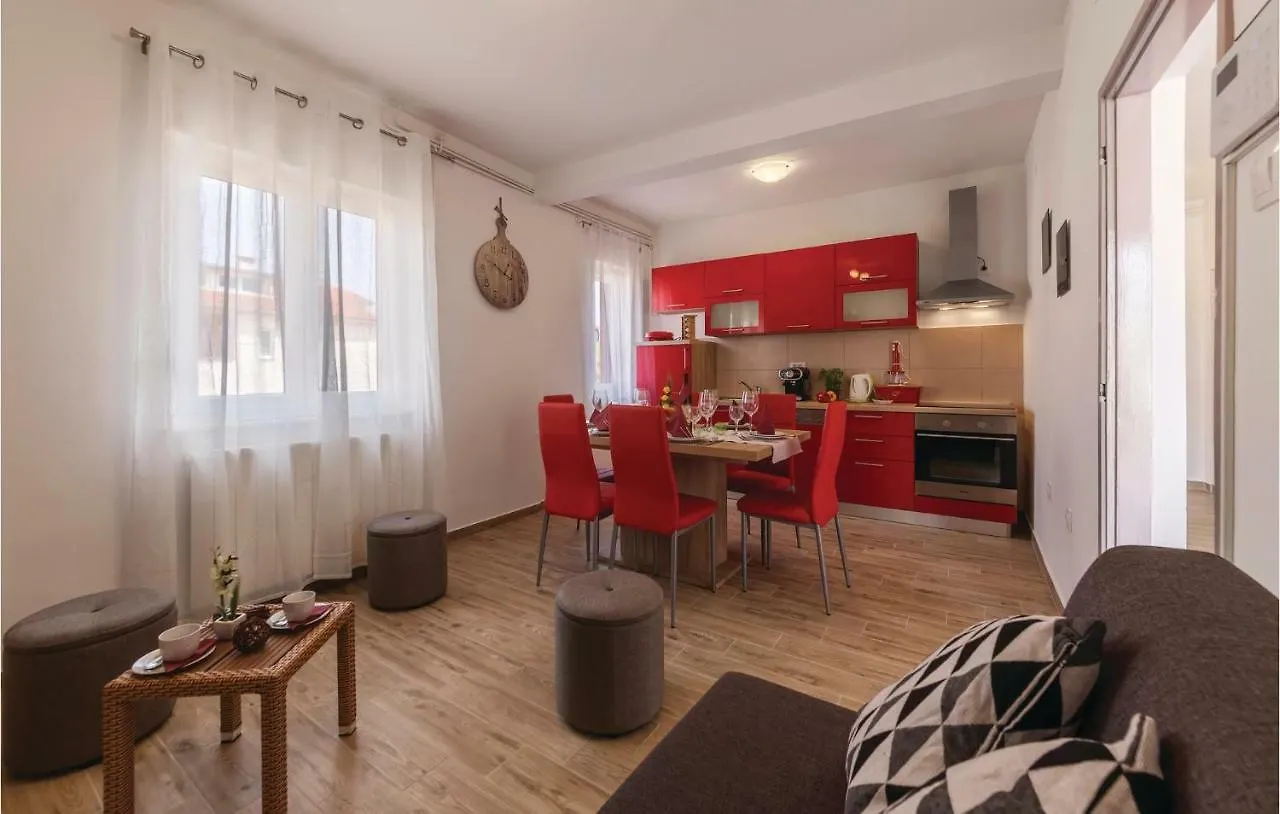 2 Bedroom Gorgeous Apartment In Liznjan