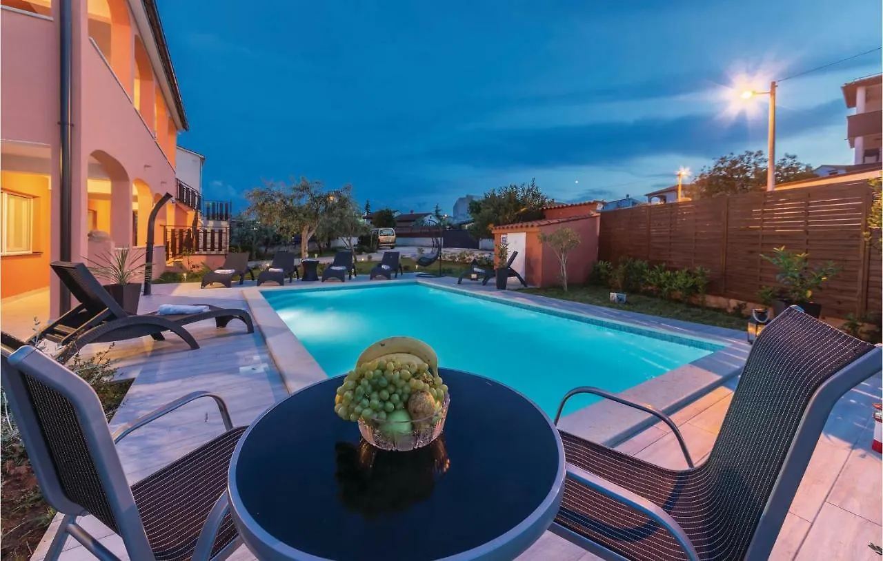 2 Bedroom Gorgeous Apartment In Liznjan Croatia