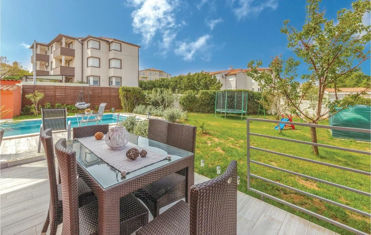 2 Bedroom Gorgeous Apartment In Liznjan